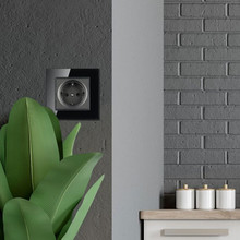 SKU 8399 Контакт EU 16А Стъклен Панел Черен с марка V-TAC