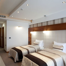 SKU 8942 GU10 Корпус Луна Квадрат Сатен Никел 2бр/кутия 82Х82 с марка V-TAC