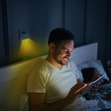 SKU 20017 LED Нощна Лампа За Контакт Кръгла 3000K с марка V-TAC