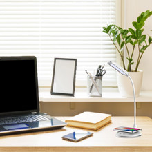 LED Настолна Лампа с безжично зарядно за GSM 4W 3 в 1 Сменяем Спектър Бяла Кръгла Основа SKU 218605 V-TAC