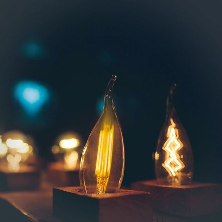 LED Крушка E14 4W 2200K Филамент Кендъл Амбър Пламък SKU 7114 V-TAC