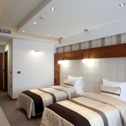 SKU 8942 GU10 Корпус Луна Квадрат Сатен Никел 2бр/кутия 82Х82 с марка V-TAC