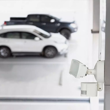 LED Прожектор с камера и сензор с WIFI 18W 6000К  Бяло Тяло SKU 5745 V-TAC