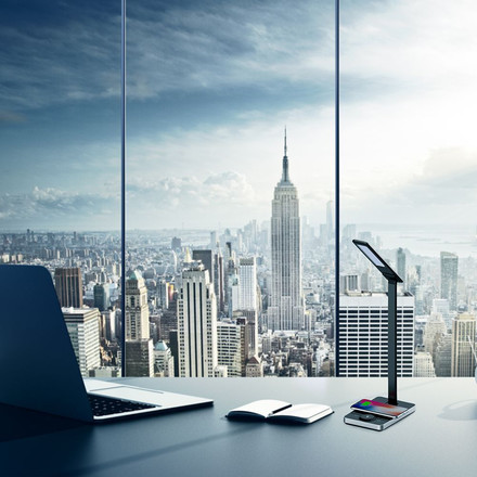 LED Настолна Лампа с безжично зарядно за GSM 7W 3 в 1 Сменяем Спектър Черна Правоъгълна Основа SKU 218602 V-TAC