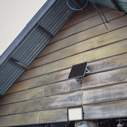 6W LED Соларен Прожектор 4000K Сменяема Батерия Черно Тяло SKU 7822 V-TAC