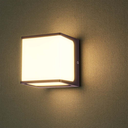 8W LED Wall Light Brown Body IP65 4000K
